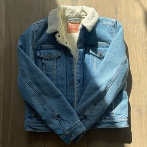 Levi’s sherpa trucker jacket